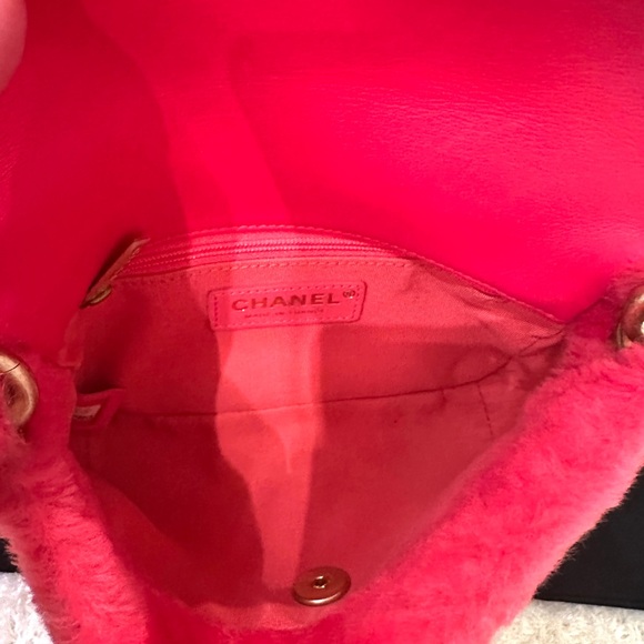 Chanel CC Quilted Shearling Chunky Chain Flap Bag - Picture 9 of 13